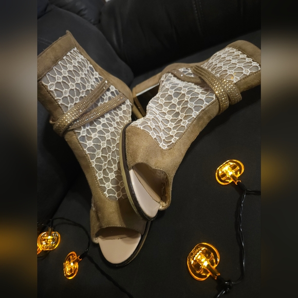 MIDNIGHT VELVET  Peep Toe Lace zip up Ankle Booties sz9 - Picture 6 of 16